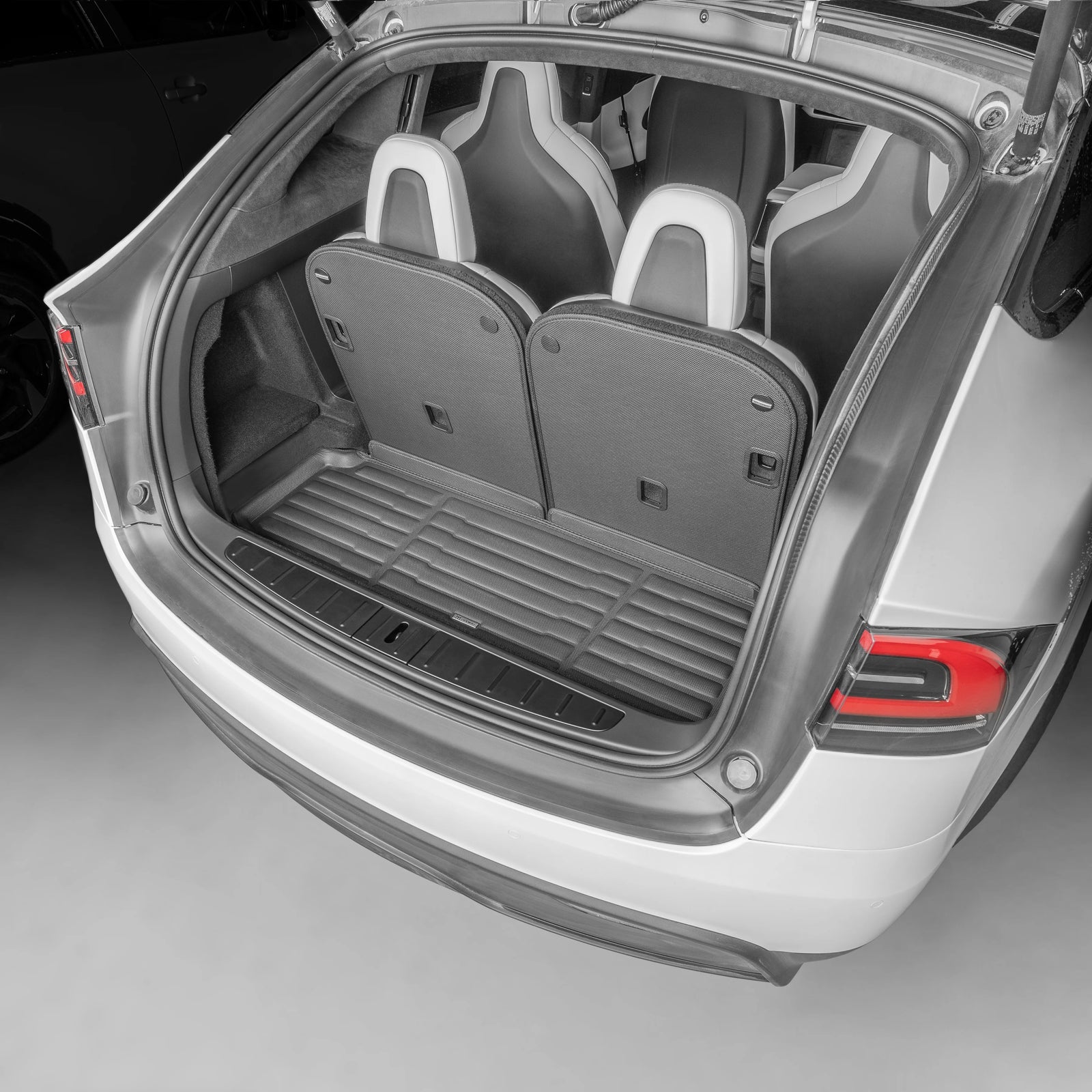 Alfombrilla para maletero TuxMat SuperTrunk con protección para el respaldo de los asientos | Tesla Model X (2022-2024)